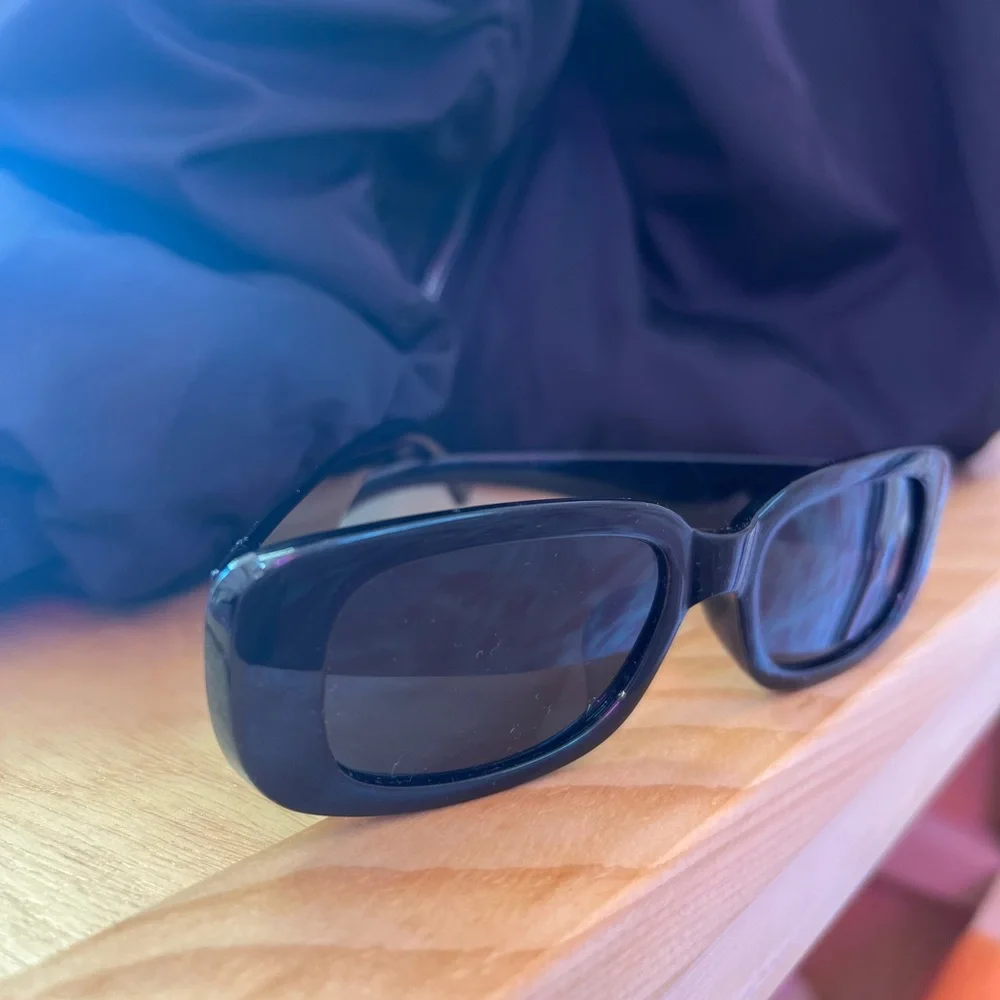 Black sunglasses